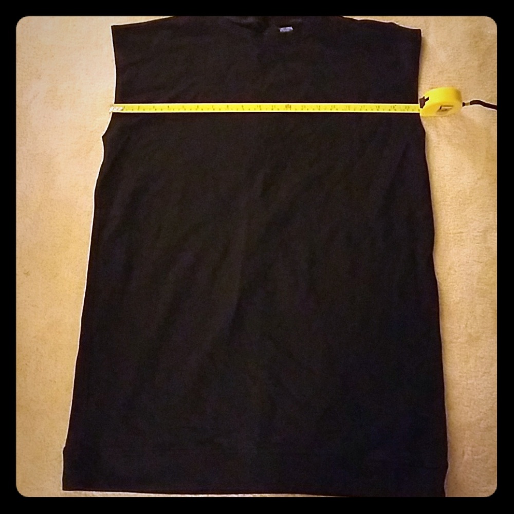 Victoria Secret Sport Top. Must bundle. - Picture 3 of 4